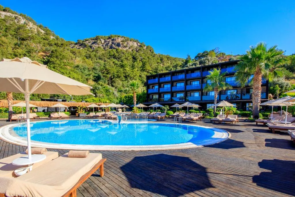 Manaspark Deluxe Hotel