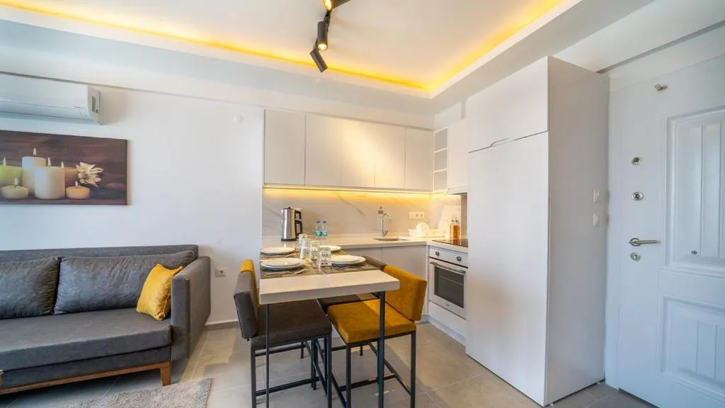 Midpoint Suites, photo 1